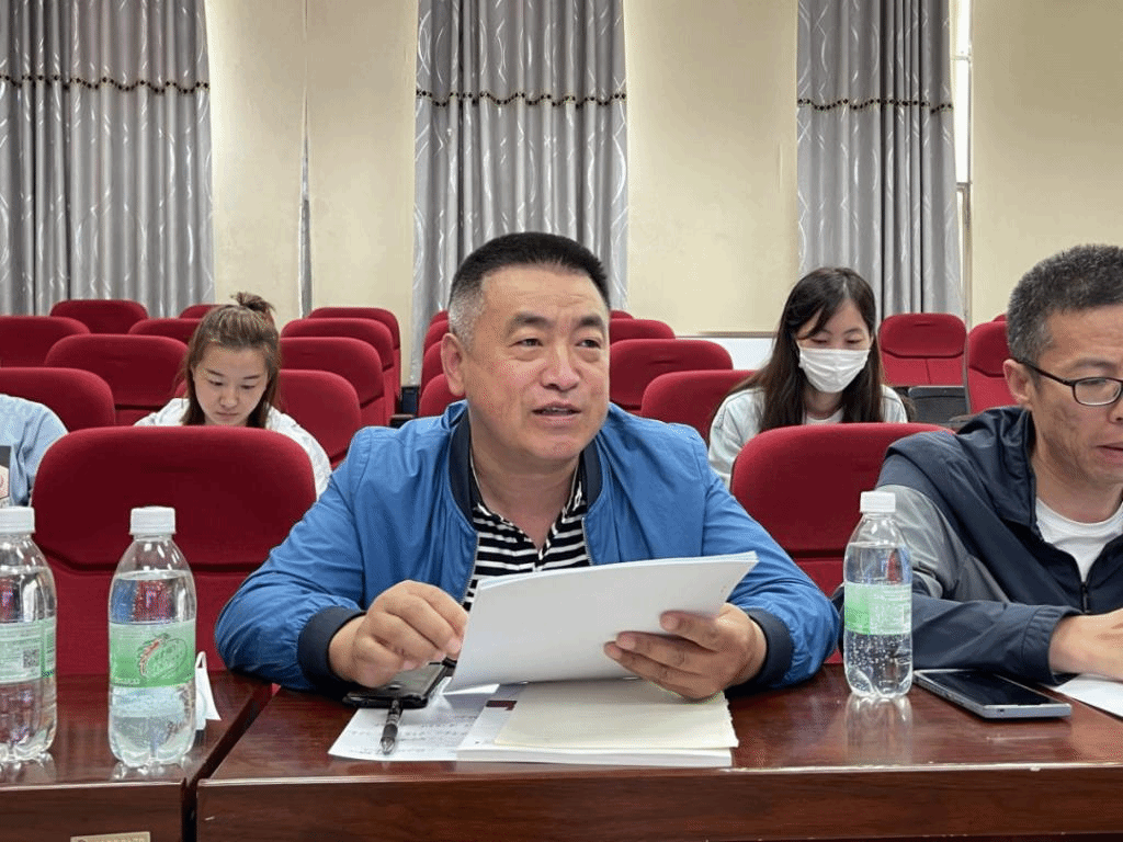 双鸭山友谊县高中温成钢发言